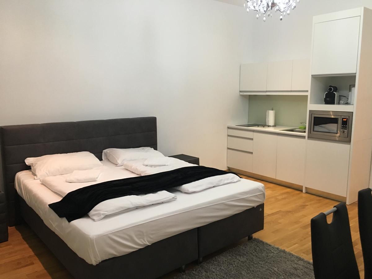 Gardeneden Apartments Wina Bagian luar foto