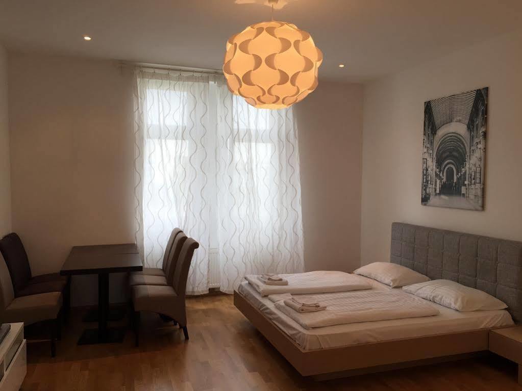 Gardeneden Apartments Wina Bagian luar foto