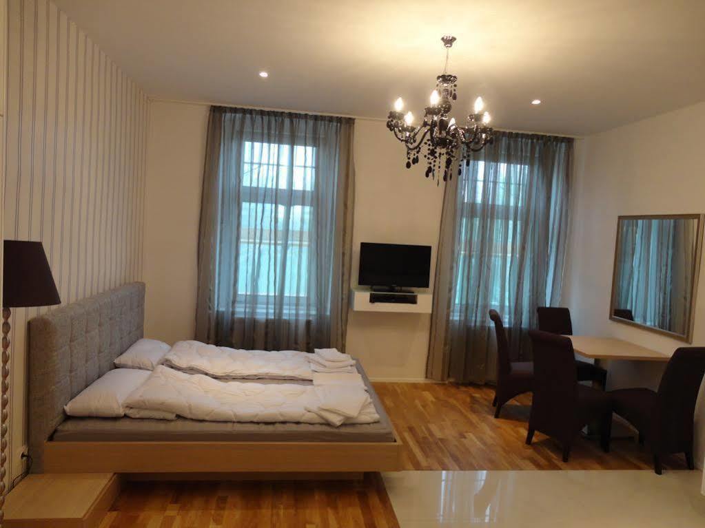 Gardeneden Apartments Wina Bagian luar foto